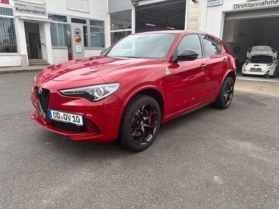 Rot Gebraucht 2023 Alfa Romeo Stelvio Quadrifoglio SUV | 59.600 € (Fairer Preis)