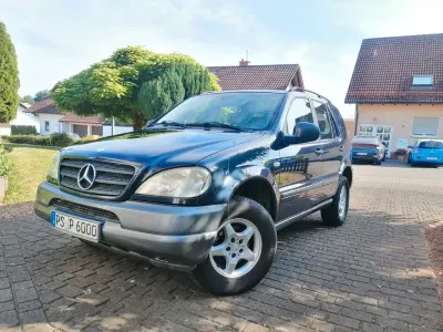 Gebraucht Mercedes ML320 218 PS (160 kW) 1999 Blau SUV