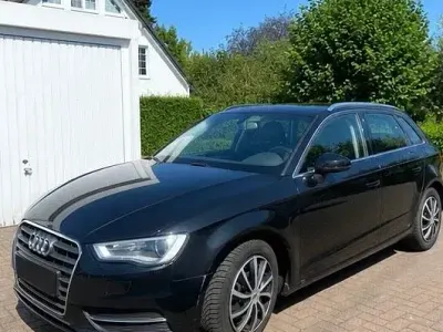 Gebraucht Audi A3 Ambiente 125 PS (91 kW) 2014 Schwarz Limousine