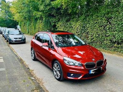 Rot Gebraucht 2014 BMW 218 Sport Line Kombi | 10.900 € (Fairer Preis)