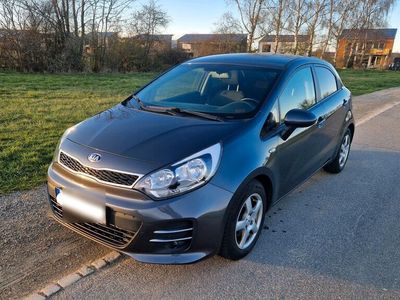 gebraucht Kia Rio 1.4 Dream Edition - 2015