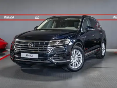 Gebraucht VW Touareg Atmosphere 231 PS (169 kW) 2019 Moonlight blue perleffekt SUV