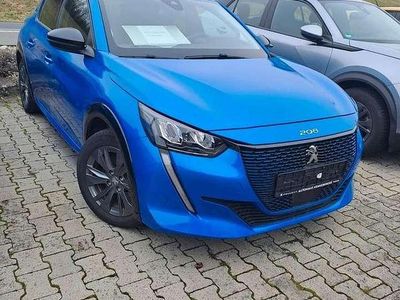 Gebraucht Peugeot e-208 Allure 100 kW (136 PS) 2022 Blau Kleinwagen