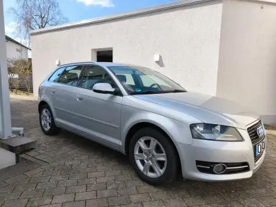 Gebraucht Audi A3 Attraction 105 PS (77 kW) 2012 Silber Kleinwagen