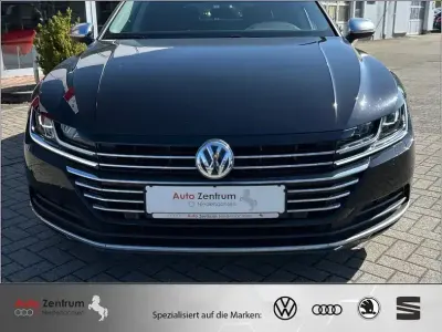 Gebraucht VW Arteon Elegance 190 PS (139 kW) 2019 Deep black pearlescent Kleinwagen