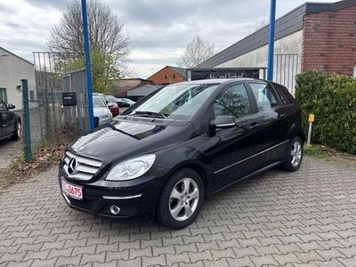 Usado Mercedes B200 136 HP (100 kW) 2011 Preto Monovolume