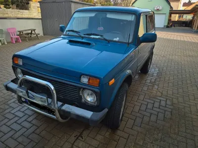 Brugt Lada niva 82 HK (60 kW) 2010 Blå SUV