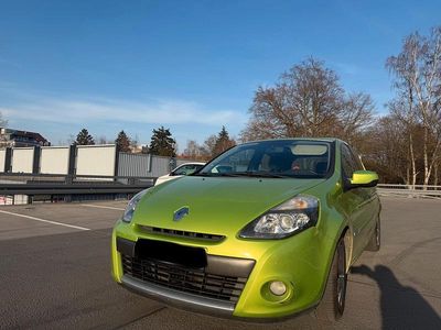 Gebraucht Renault Clio III 100 PS (73 kW) 2009 Grün Kleinwagen