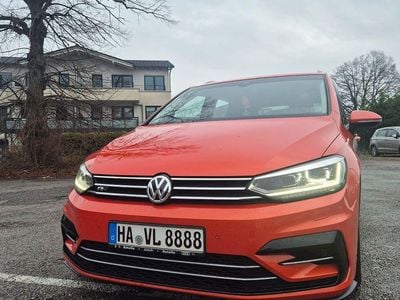 Orange Gebraucht 2017 VW Touran Highline Van / Kleinbus | 24.900 € (Etwas zu teuer)