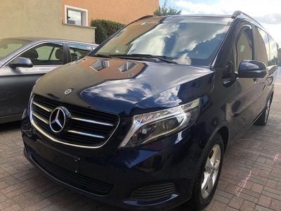Gebraucht Mercedes V220 Edition 190 PS (139 kW) 2019 Blau Van / Kleinbus
