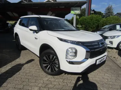 Neu Mitsubishi Outlander P-HEV Diamant Edition 306 PS (225 kW) 2026 Weiß SUV