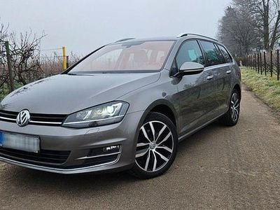 Grau Gebraucht 2014 VW Golf VII Highline Kombi | 9.999 € (Fairer Preis)