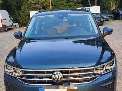 Blau Gebraucht 2022 VW Tiguan Elegance SUV | 32.000 € (Fairer Preis)