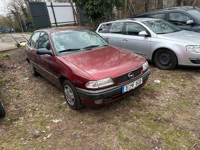 Second-hand Opel Astra 75 CP (55 kW) 1995 Roșu Berlinǎ