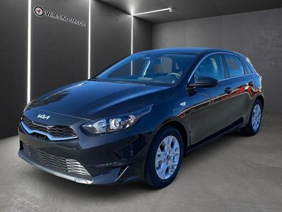 Neu Kia Ceed Comfort 140 PS (102 kW) 2025 Schwarz Kleinwagen