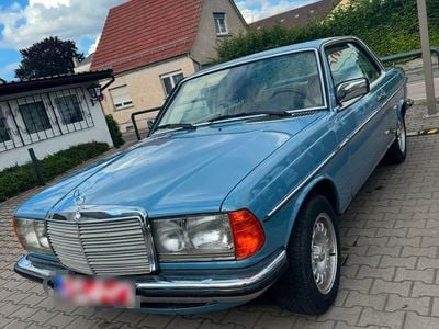 Usata Mercedes 230 136 CV (100 kW) 1982 Blu Coupé