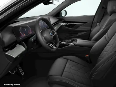 Gebraucht BMW 520 197 PS (144 kW) 2025 Black sapphire metallic Kombi