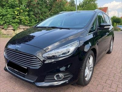 Second-hand Ford S-MAX Titanium 165 CP (121 kW) 2019 Negru Monovolum