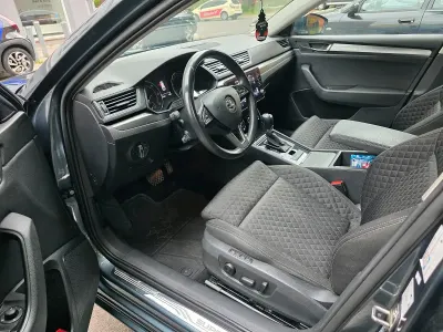 Gebraucht Skoda Superb 150 PS (110 kW) 2019 Silber Kombi