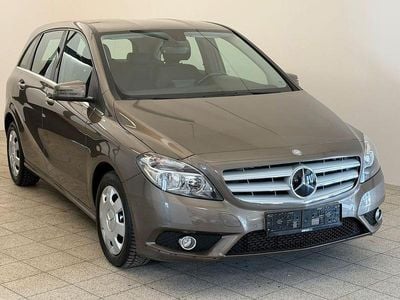 Gebraucht Mercedes B180 Style 109 PS (80 kW) 2014 Braun Van / Kleinbus