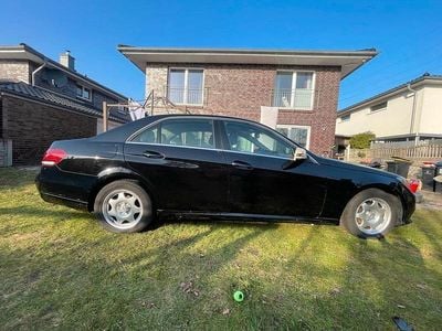 Gebraucht Mercedes E200 Edition 136 PS (100 kW) 2015 Schwarz Limousine