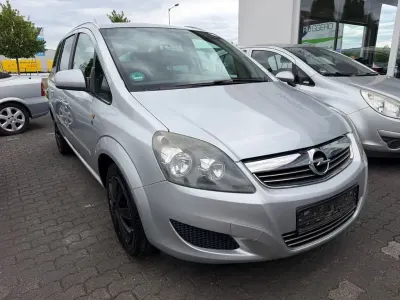 Gebraucht Opel Zafira Design Edition 140 PS (102 kW) 2010 Silber Van / Kleinbus