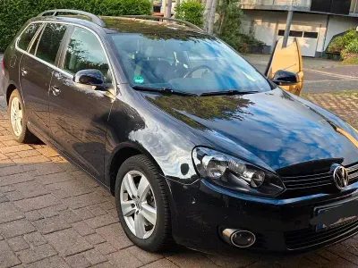 Gebraucht VW Golf VI Comfortline 140 PS (102 kW) 2010 Schwarz Kombi
