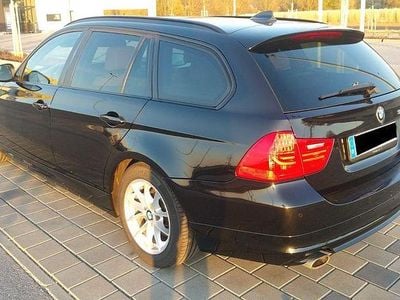 Gebraucht BMW 320 Sport Line 184 PS (135 kW) 2012 Schwarz Kombi