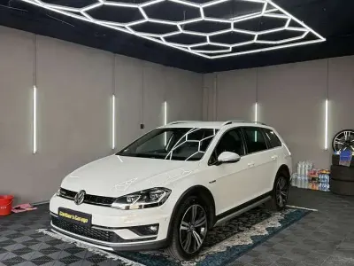 Gebraucht VW Golf Alltrack 184 PS (135 kW) 2017 Weiß Kombi