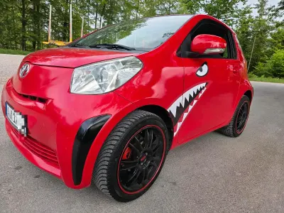 Gebraucht Toyota iQ 69 PS (50 kW) 2009 Rot Kleinwagen