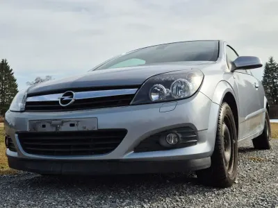 Gebraucht Opel Astra GTC 125 PS (91 kW) 2005 Silber Coupé