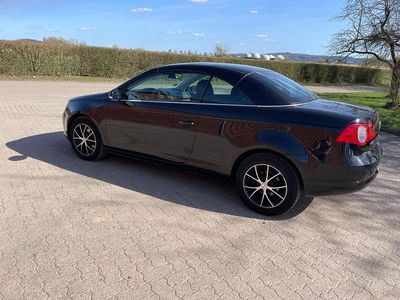 Gebraucht VW Eos 140 PS (102 kW) 2006 Schwarz Cabrio