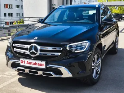 Second-hand Mercedes GLC300e 306 CP (225 kW) 2022 Negru SUV