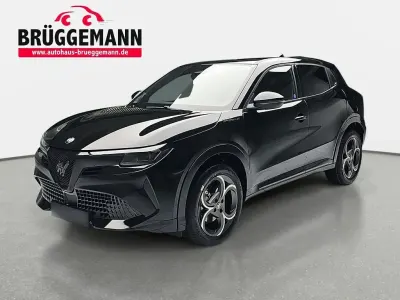 Neu Alfa Romeo Junior 136 PS (100 kW) 2026 Schwarz SUV