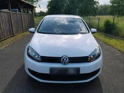 Gebraucht VW Golf VI 86 PS (63 kW) 2011 Weiß Kleinwagen