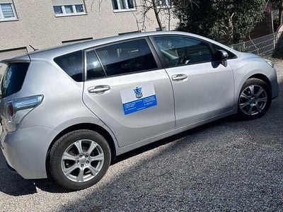 Gebraucht Toyota Verso 150 PS (110 kW) 2015 Grau Van / Kleinbus