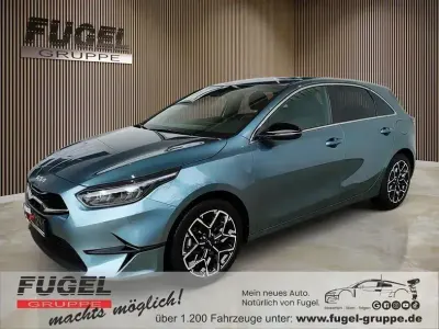 Gebraucht Kia Ceed 140 PS (102 kW) 2024 Yucca steel gray m Kleinwagen