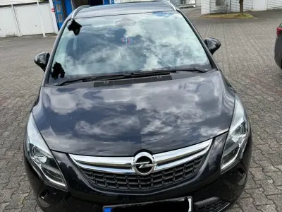 Gebraucht Opel Zafira Tourer 140 PS (102 kW) 2013 Schwarz Van / Kleinbus
