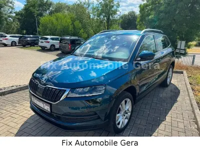 Gebraucht Skoda Karoq Style 150 PS (110 kW) 2021 Modra lava/lava blau SUV