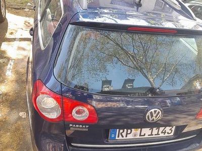 Gebraucht VW Passat 150 PS (110 kW) 2006 Blau Kombi