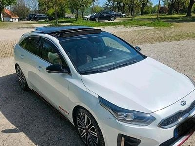 Gebraucht Kia ProCeed GT 204 PS (150 kW) 2021 Weiß Kleinwagen