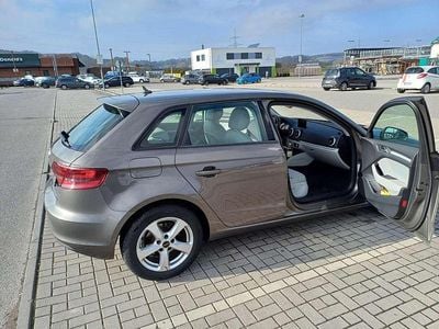 Grau Gebraucht 2015 Audi A3 Attraction Kleinwagen | 5.450 € (Fairer Preis)