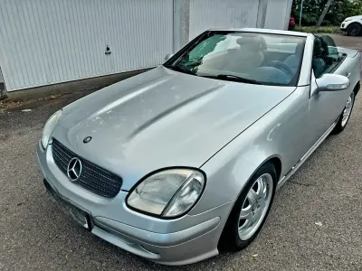 Gebraucht Mercedes SLK230 197 PS (144 kW) 2000 Silber Cabrio