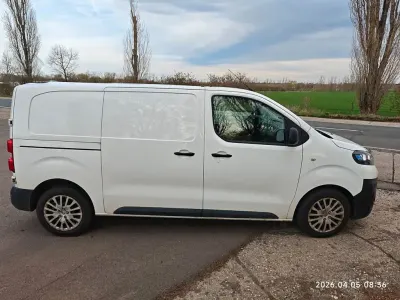 Używany Opel Vivaro 102 KM (75 kW) 2020 Biały Minivan