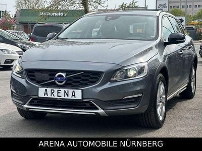 Gebraucht Volvo V60 CC Momentum 190 PS (139 kW) 2016 Osmium grey / metallic Kombi