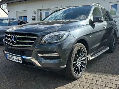 Gebraucht Mercedes ML350 258 PS (189 kW) 2013 Silber SUV