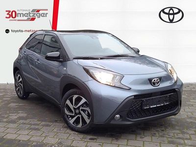 Neu Toyota Aygo X Play 72 PS (52 kW) 2025 Grau SUV
