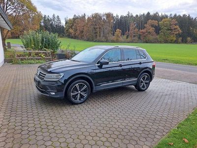 Gebraucht VW Tiguan Highline 239 PS (175 kW) 2019 Deep black perleffekt SUV