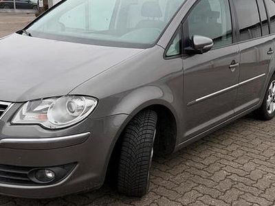 Gebraucht VW Touran 140 PS (102 kW) 2010 Grau Van / Kleinbus