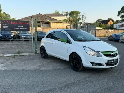 Gebraucht Opel Corsa Edition 90 PS (66 kW) 2009 Weiß Kleinwagen
